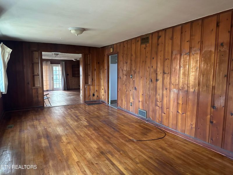 1114 Young Ave, Maryville, TN 37801