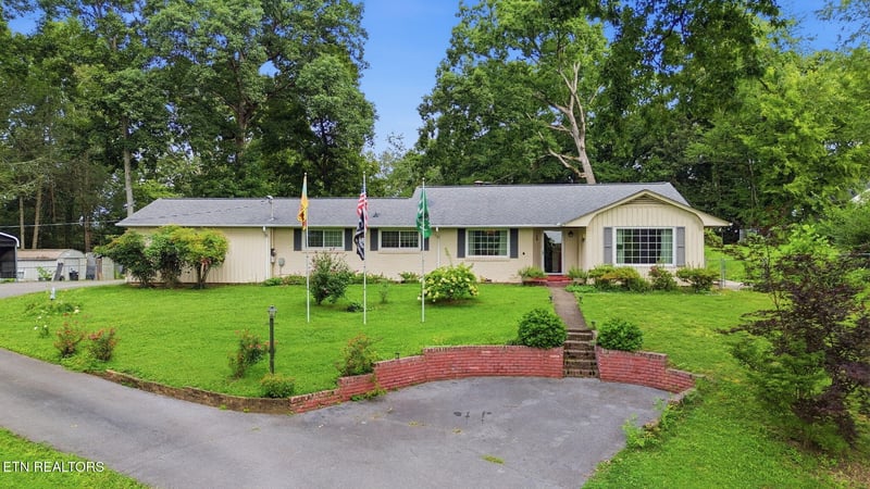 11141 Sonja Dr, Knoxville, TN 37934