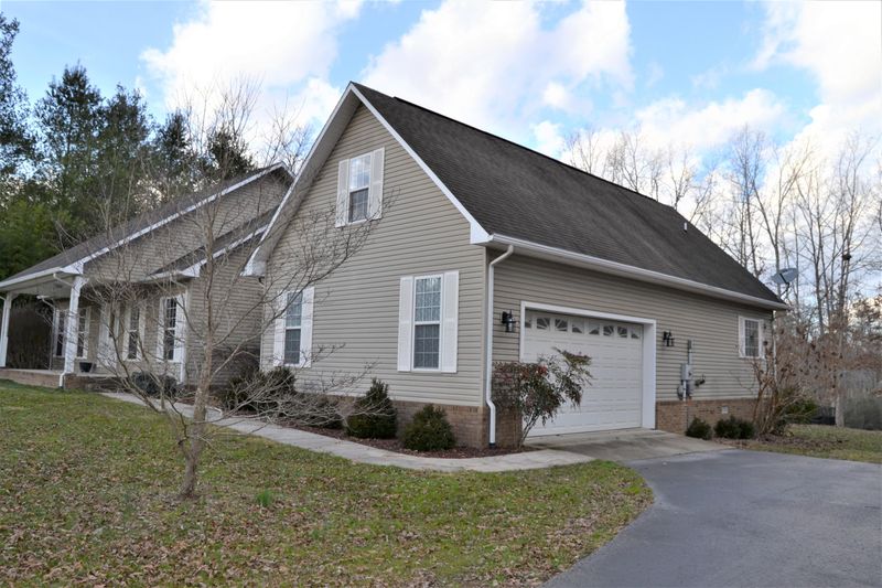 1115 Laurel Cir, Crossville, TN 38555