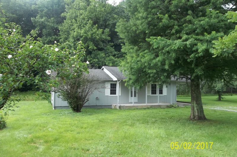 1115 Lower Valley Rd, Wartburg, TN 37887