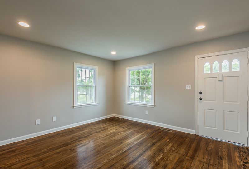 1115 NE Colonial Ave, Knoxville, TN 37917