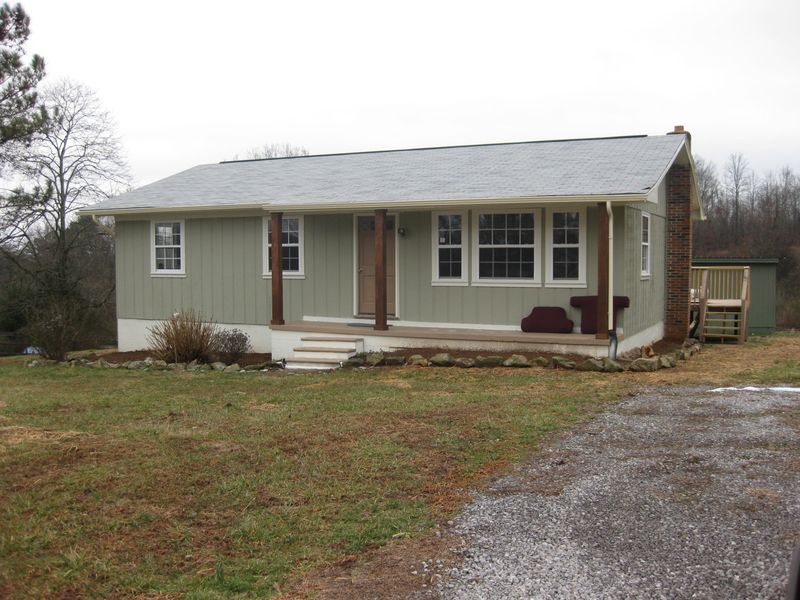 1115 Stevens Ln, Lenoir City, TN 37771