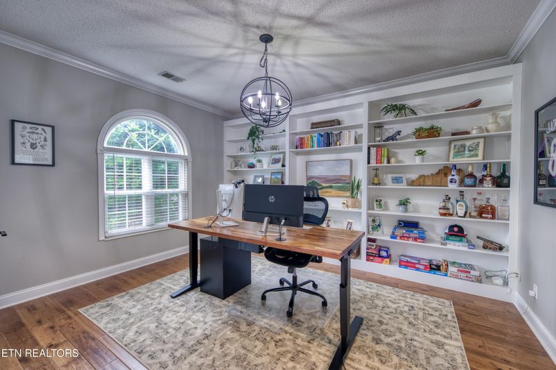 11150 Thornton Dr, Knoxville, TN 37934