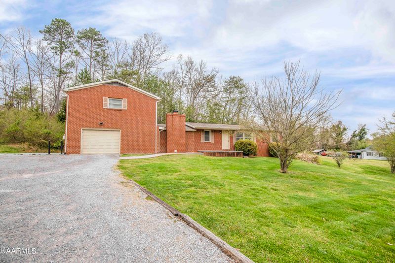 11151 Beals Chapel Rd, Lenoir City, TN 37772