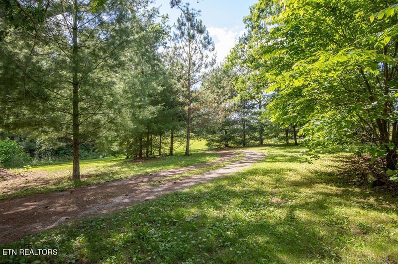 11158 Highway 70 N, Crossville, TN 38571