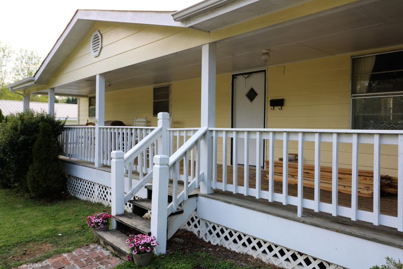 1116 Washington Ave, Etowah, TN 37331