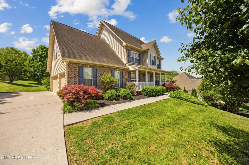 1117 Amber Glades Ln, Knoxville, TN 37922