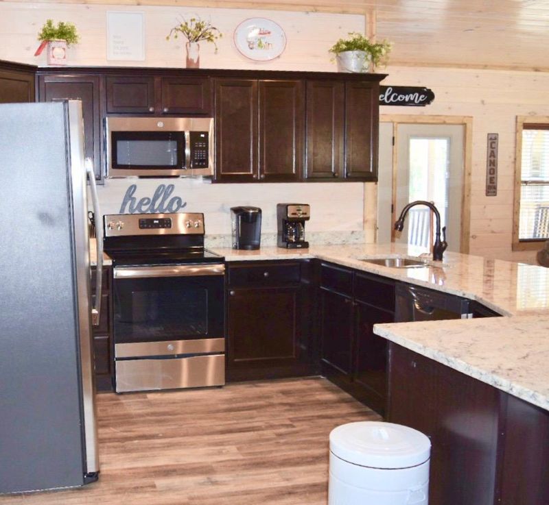 1117 Cove Falls Way, Pigeon Forge, TN 37863