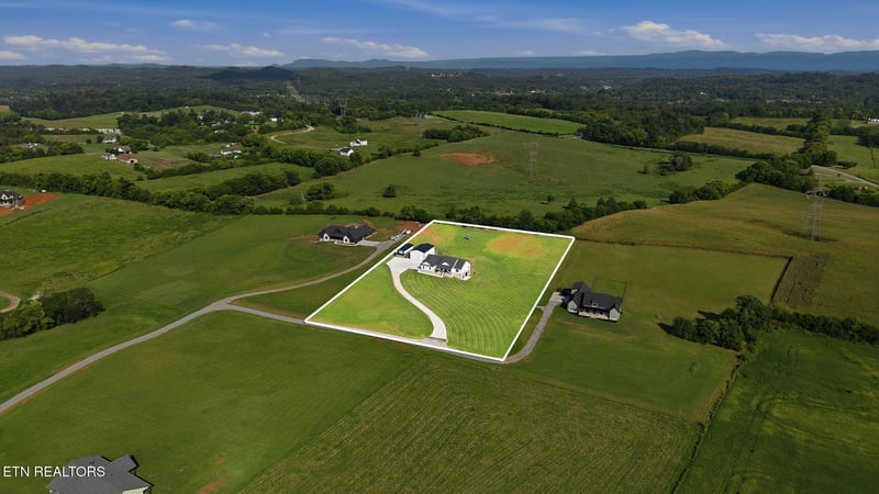 1117 Frogpond Rd, Friendsville, TN 37737