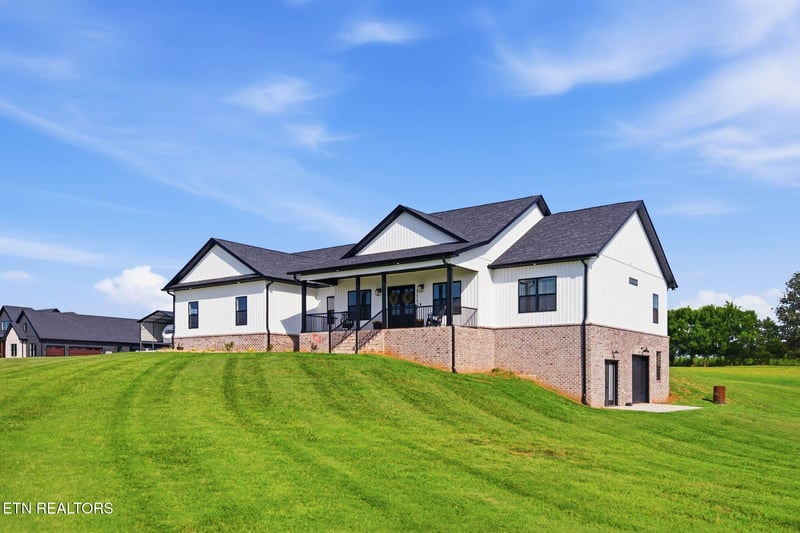 1117 Frogpond Rd, Friendsville, TN 37737