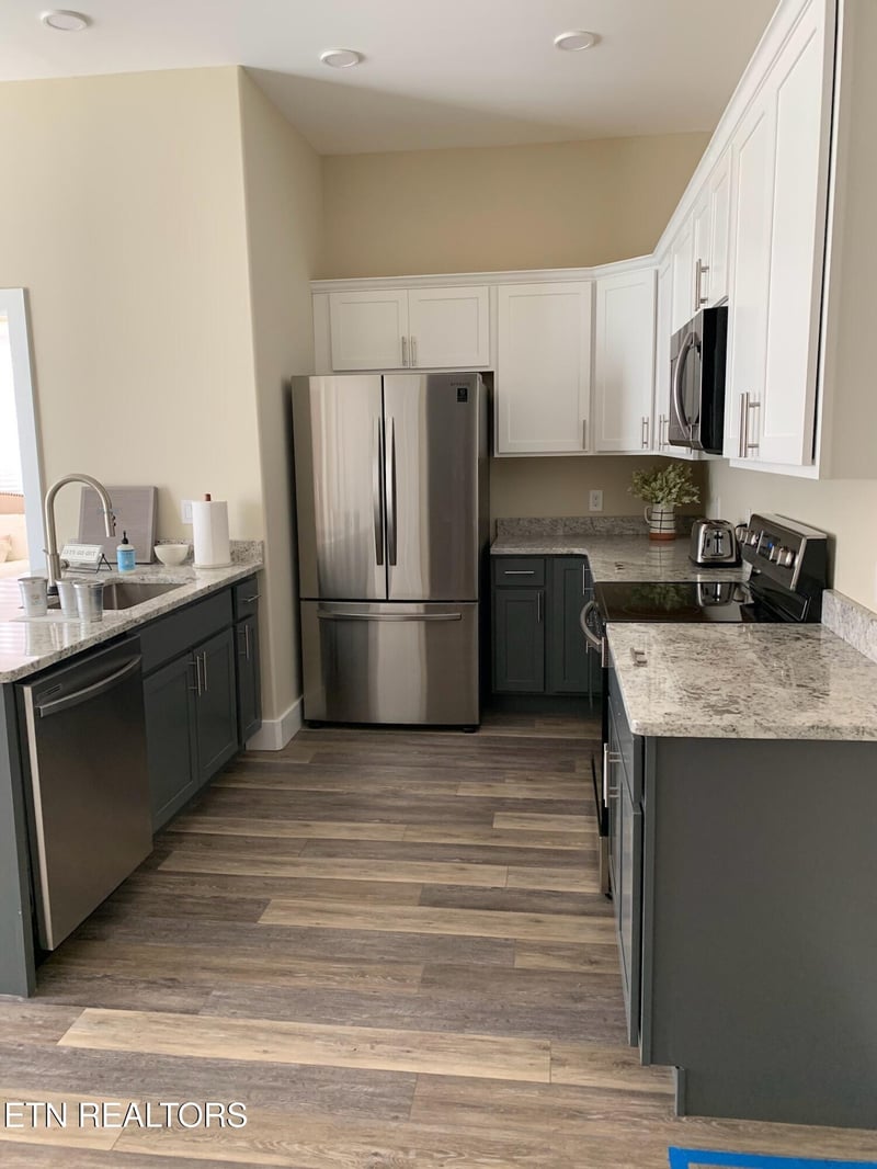 1117 Laurel Ave #101, Knoxville, TN 37916
