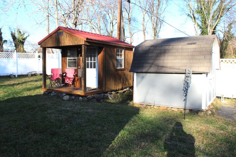 1117 NE Melbourne Ave, Knoxville, TN 37917