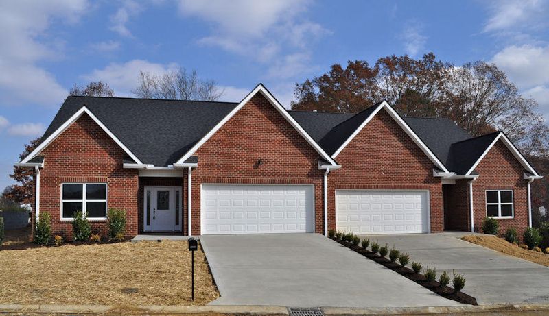 1118 Fellin View Way, Sevierville, TN 37876