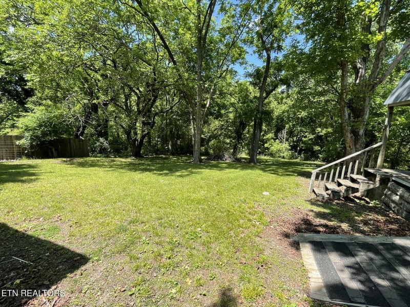 1118 Georgia Ave, Athens, TN 37303