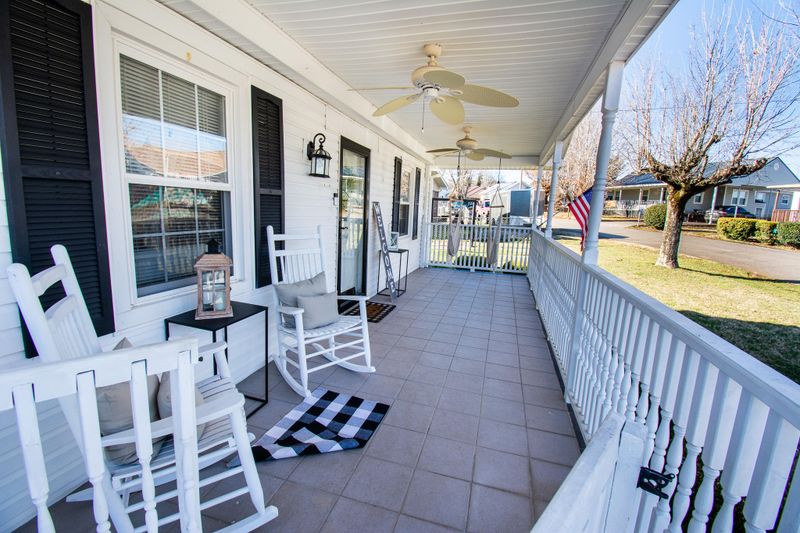 1118 Huffland Dr, Loudon, TN 37774