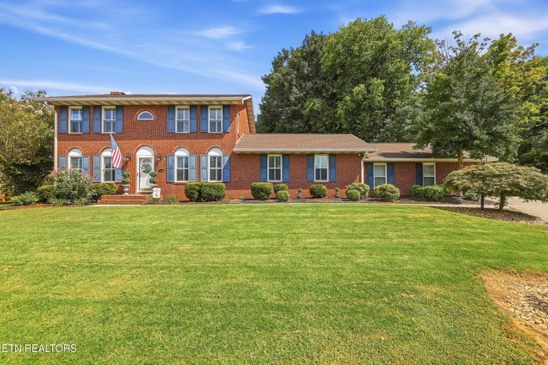 1118 Mountain Breeze Ct, Maryville, TN 37803