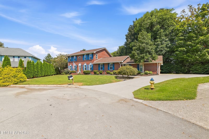 1118 Mountain Breeze Ct, Maryville, TN 37803
