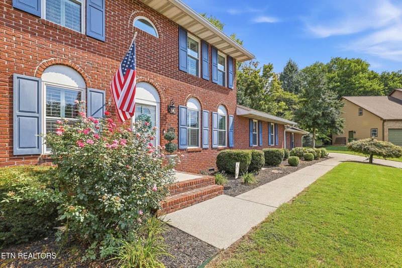 1118 Mountain Breeze Ct, Maryville, TN 37803