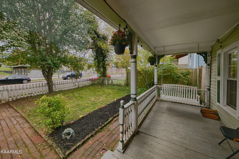 1119 Cornelia St, Knoxville, TN 37917