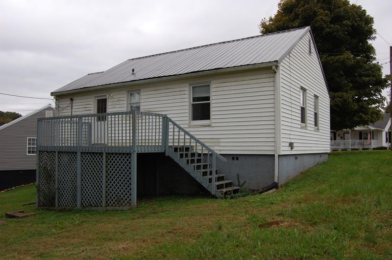 1119 Huffland Dr, Loudon, TN 37774