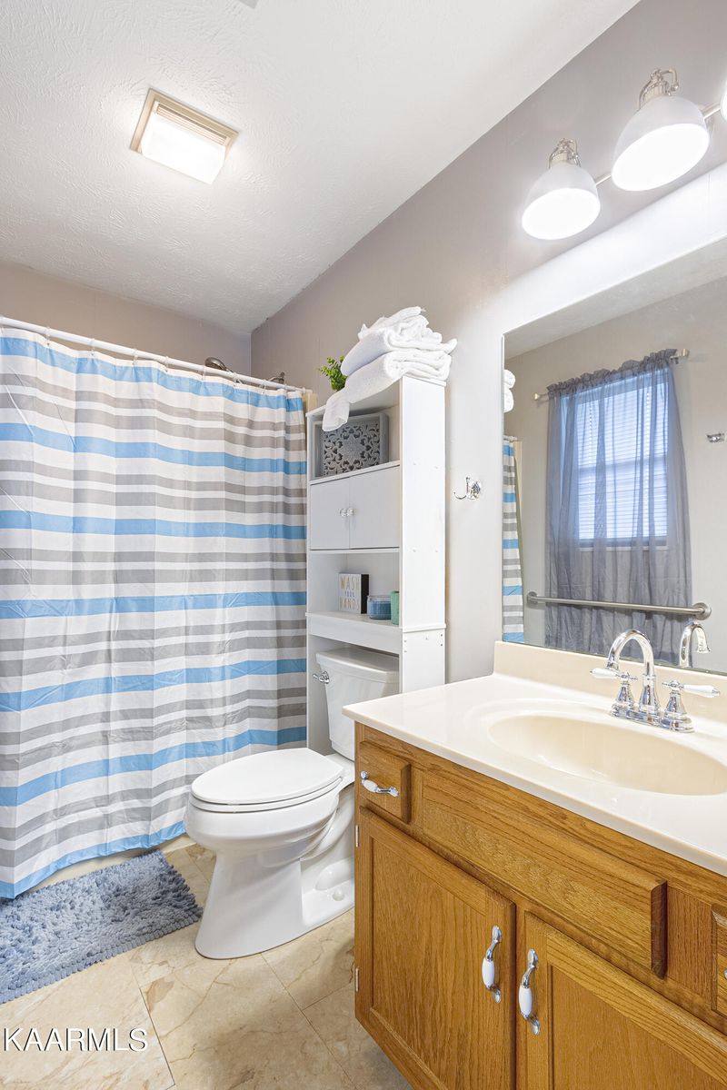 1119 Vista Dr, Sevierville, TN 37862