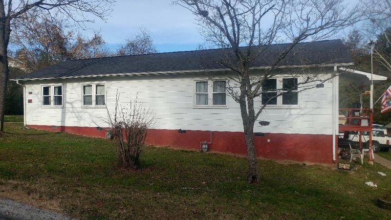 112-114 S Hollywood Cir, Oak Ridge, TN 37830