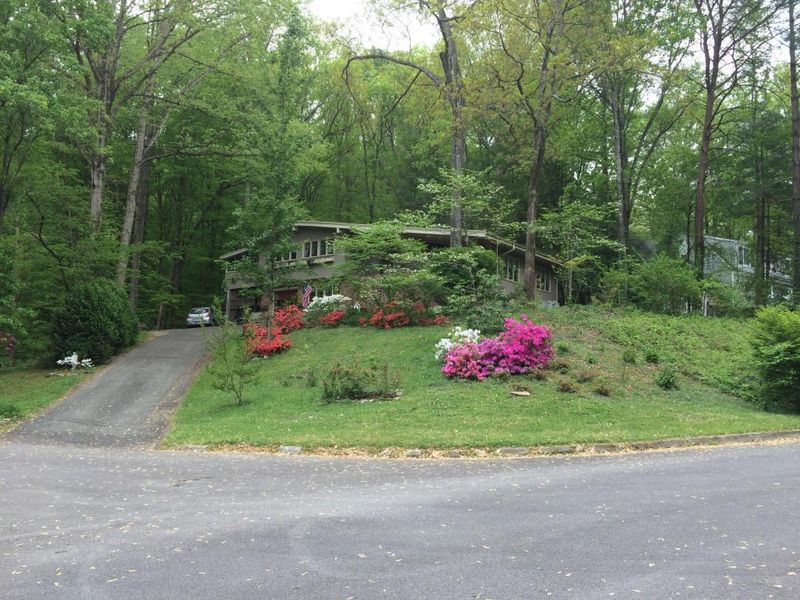 112 Barrington Dr, Oak Ridge, TN 37830