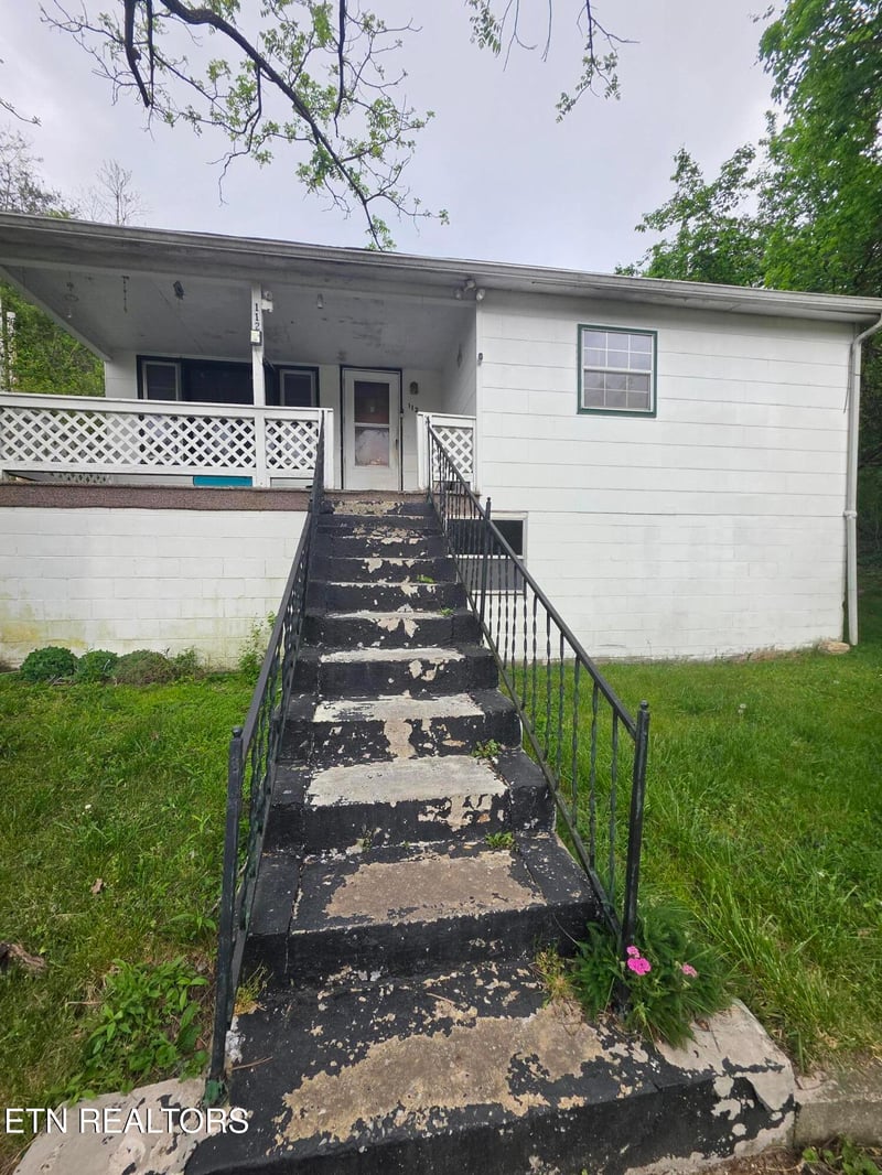 112 Cemetery Rd, Caryville, TN 37714