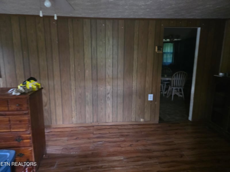 112 Cemetery Rd, Caryville, TN 37714