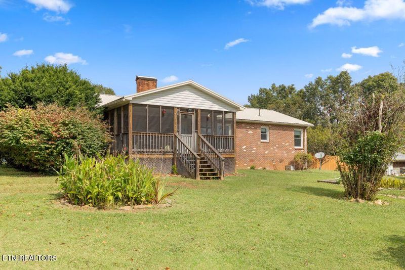 112 Charles Pl, Harriman, TN 37748