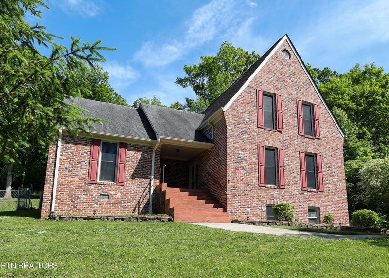 112 Chestnut Hill Rd, Oak Ridge, TN 37830