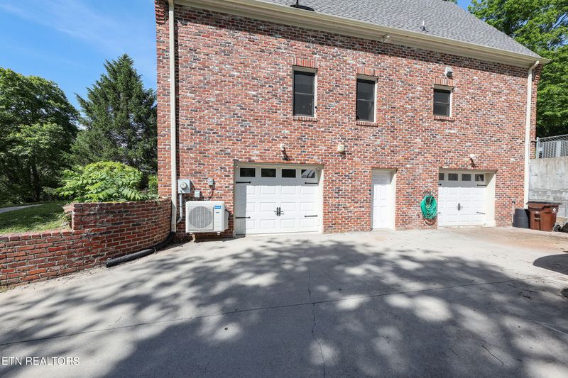 112 Chestnut Hill Rd, Oak Ridge, TN 37830