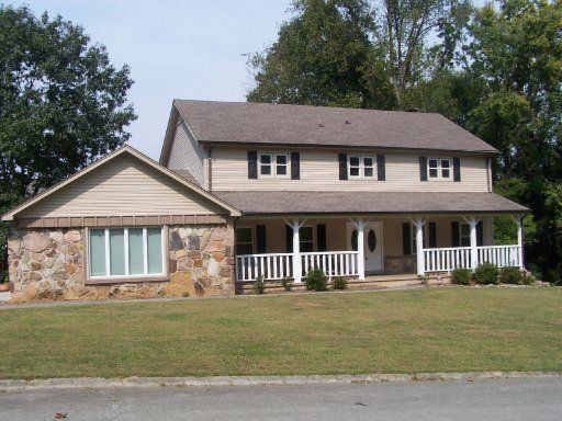 112 Connors Dr, Oak Ridge, TN 37830