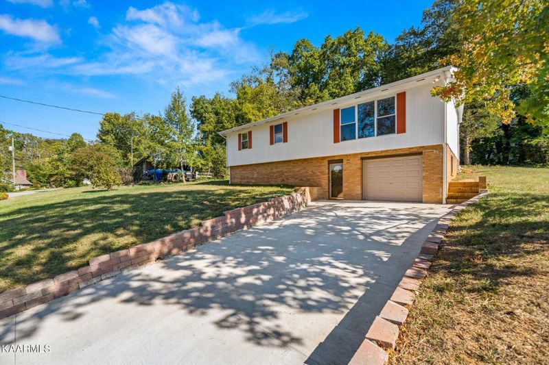 112 Cooper Cir, Oak Ridge, TN 37830
