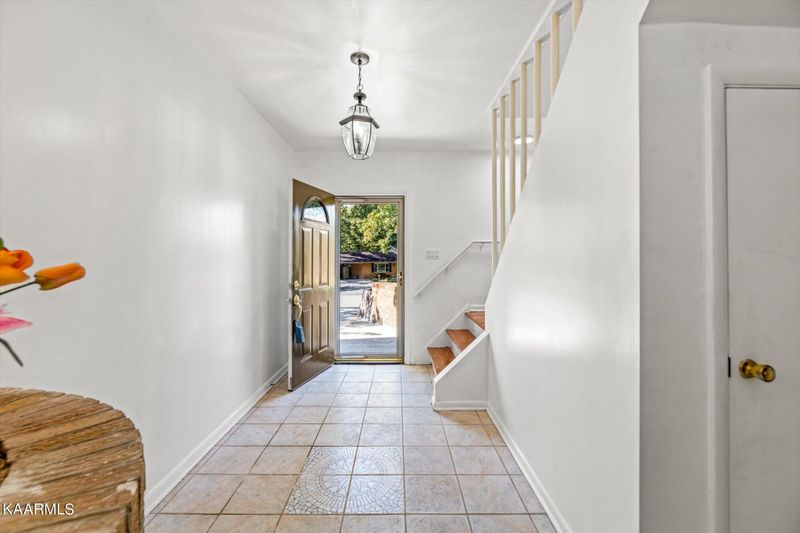 112 Cooper Cir, Oak Ridge, TN 37830