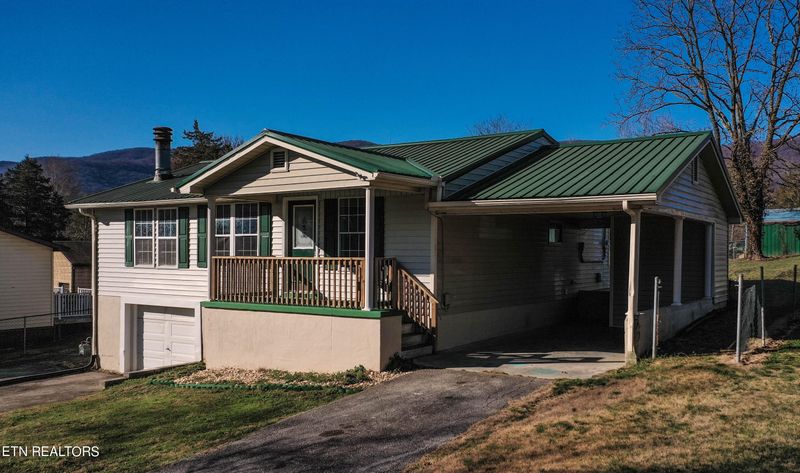 112 Cotton Ln, Caryville, TN 37714