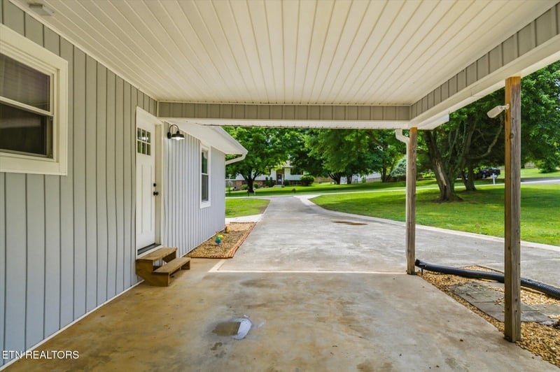 112 County Road 142, Riceville, TN 37370
