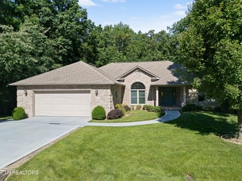 112 Cromwell Ln, Crossville, TN 38558