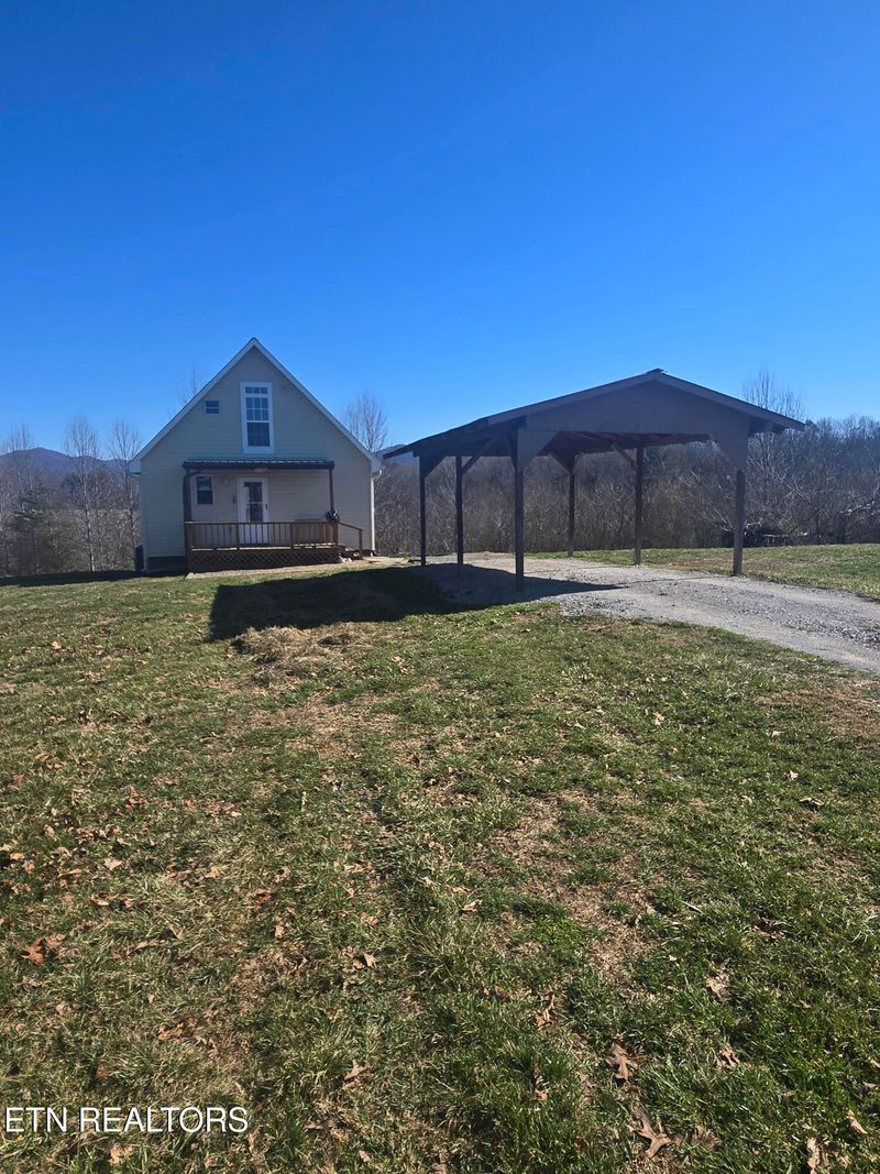 112 Daisy Ln, Wartburg, TN 37887