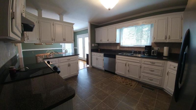 112 Daniel Ln, Oak Ridge, TN 37830