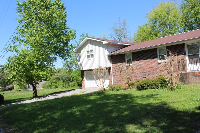 112 Jaynes St, Sweetwater, TN 37874
