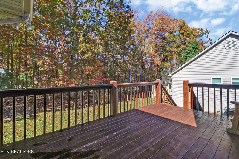 112 Lakewood Dr, Crossville, TN 38558