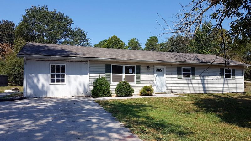 112 Leisure Ln, Kingston, TN 37763