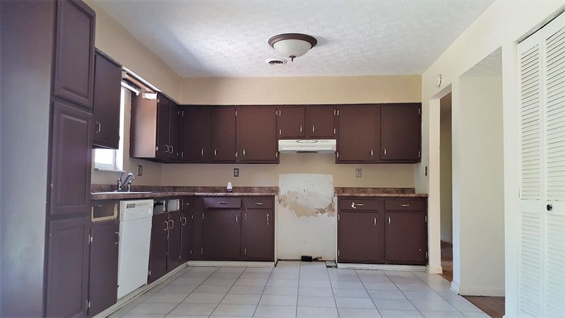 112 Leisure Ln, Kingston, TN 37763