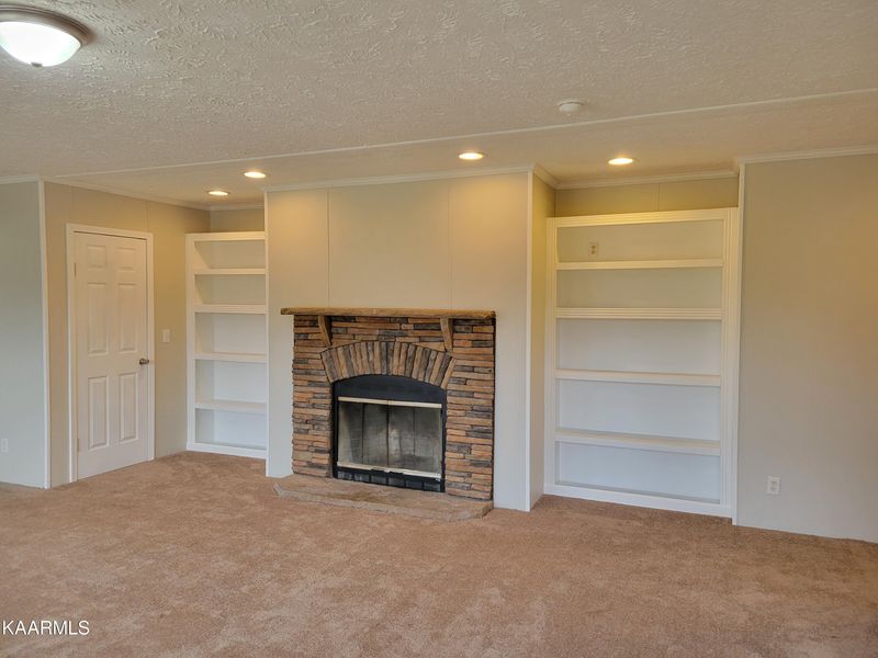 112 Meade Dr, Kingston, TN 37763