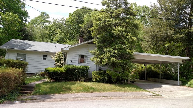 112 Meadow Rd, Oak Ridge, TN 37830