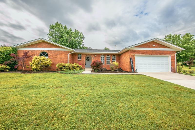 112 Meadowlark Dr, Harriman, TN 37748