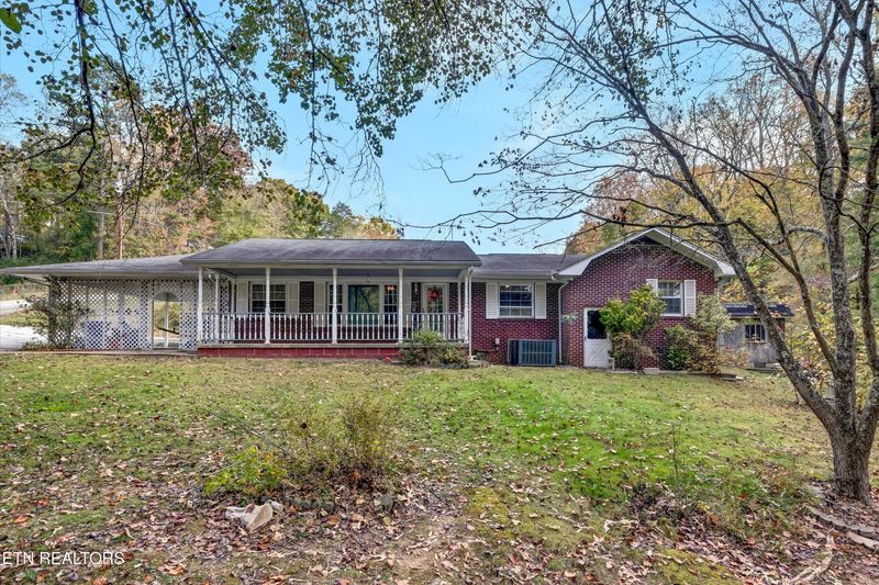 112 Montcrest Dr, Harriman, TN 37748