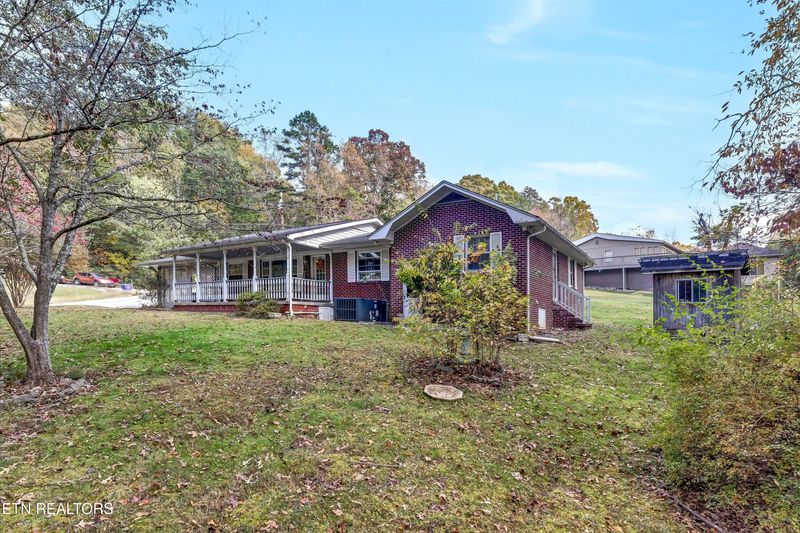 112 Montcrest Dr, Harriman, TN 37748