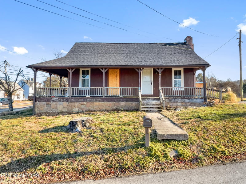 112 N Farnum St, Friendsville, TN 37737